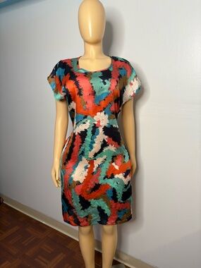 WAbstract Print Short Sleeve Sheath Dress in Multi